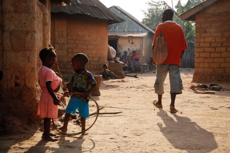 Children play in the village of Meliandou