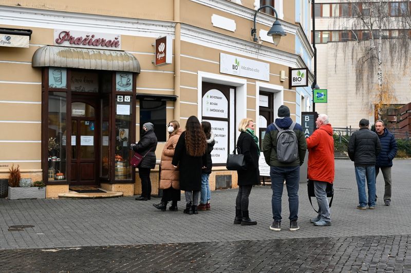 Slovakia enters two-week lockdown amid rise in COVID-19 cases
