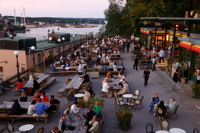 Restaurants and bars open in Sweden