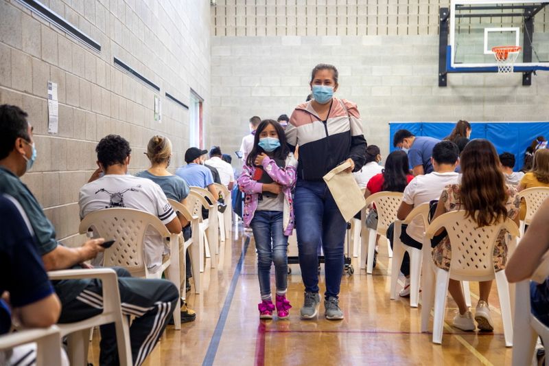 The Latino community organizes a vaccine clinic for their community