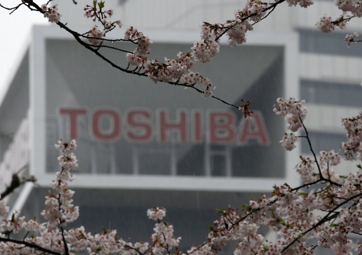 FILE PHOTO:  The logo of Toshiba Corp is seen