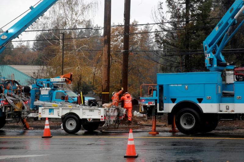 FILE PHOTO: PG&E works on power lines to repair damage