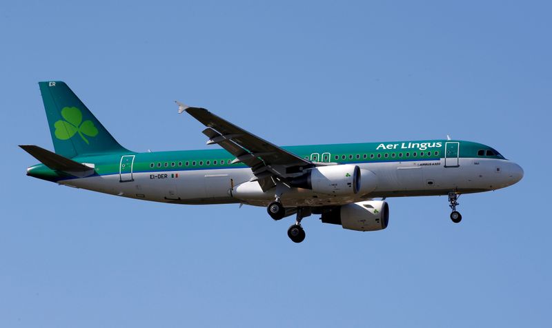 FILE PHOTO: The Aer Lingus EI-DER Airbus A320 makes its
