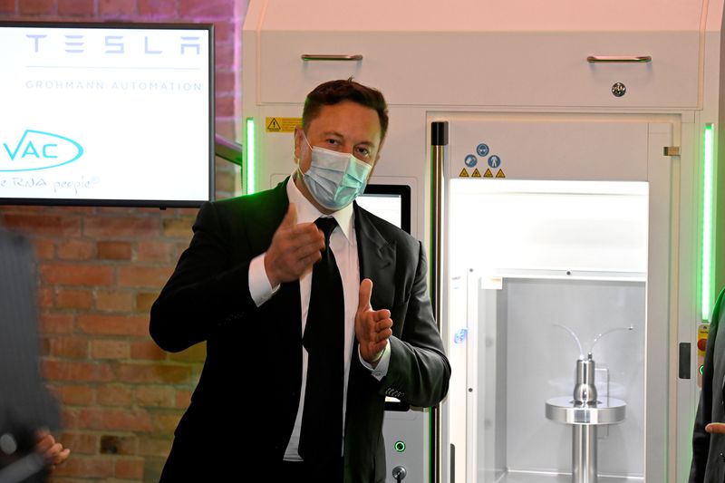 Futurist entrepreneur Musk presents RNA printer in Berlin