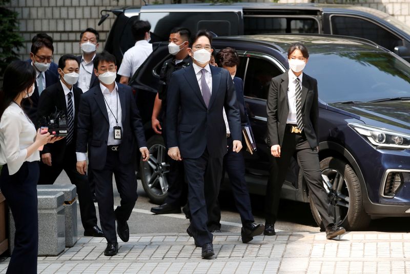 FILE PHOTO: Samsung Group heir Jay Y. Lee arrives for