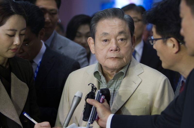 FILE PHOTO: Samsung Electronics Chairman Lee listens to a question