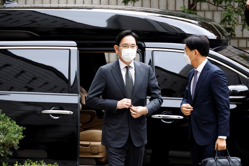 FILE PHOTO: Samsung Group heir Jay Y. Lee arrives at