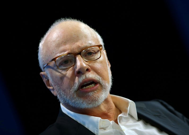 FILE PHOTO: FILE PHOTO: Paul Singer, founder and president of