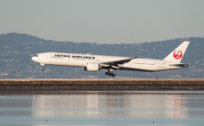 A Japan Airlines Boeing 777 lands at San Francisco International