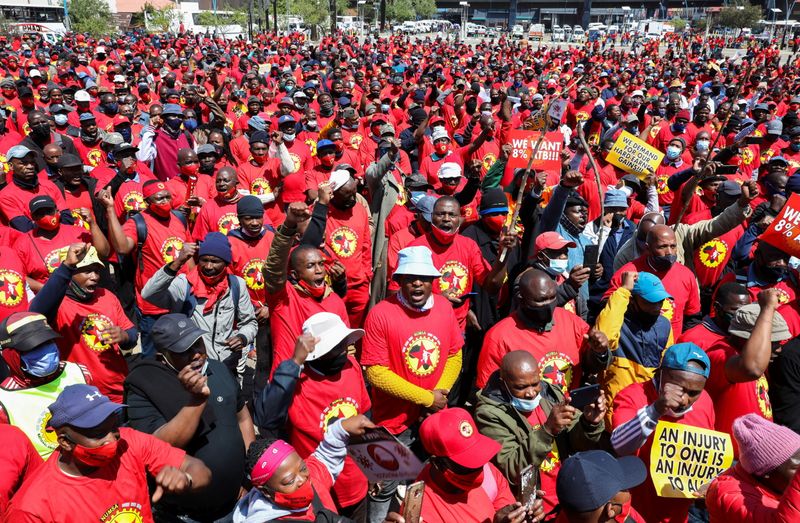 Metalworkers union starts indefinite strike in Johannesburg