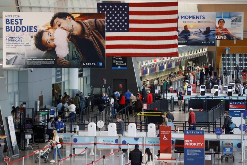 Thanksgiving travel rush tests U.S. carriers – Metro US Thanksgiving travel rush tests U.S. carriers – Metro US