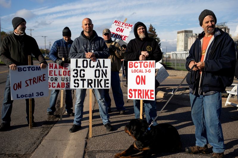 FILE PHOTO: Union workers remain on strike in Battle Creek
