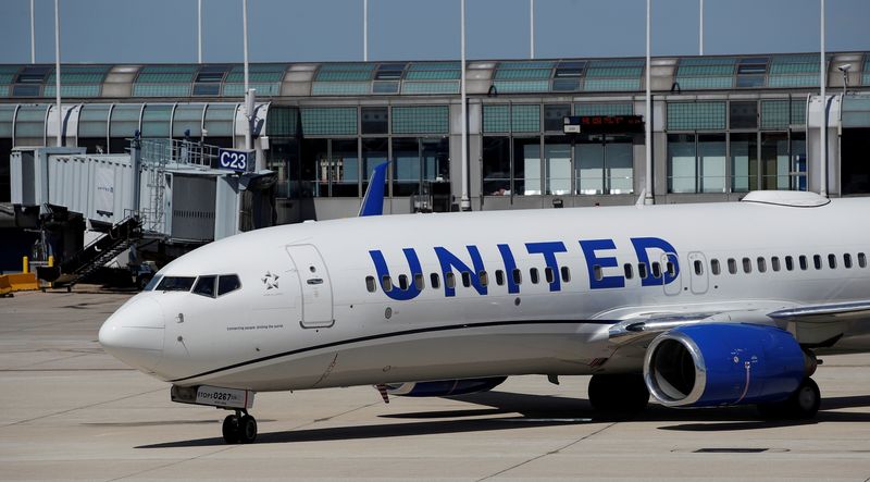FILE PHOTO: FILE PHOTO: United Airlines first new livery Boeing