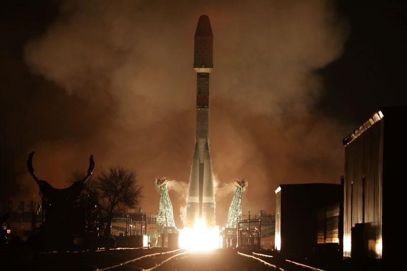 A rocket booster with satellites of OneWeb firm blasts off