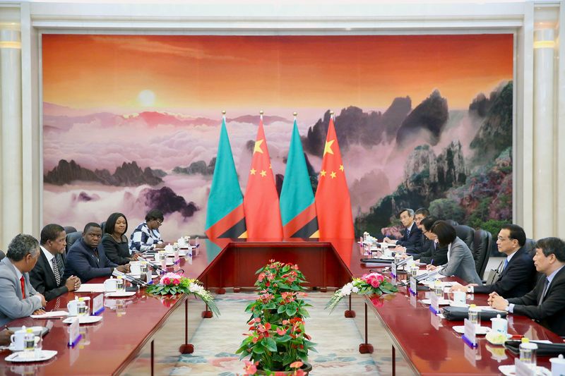 Li meets Lungu in Beijing