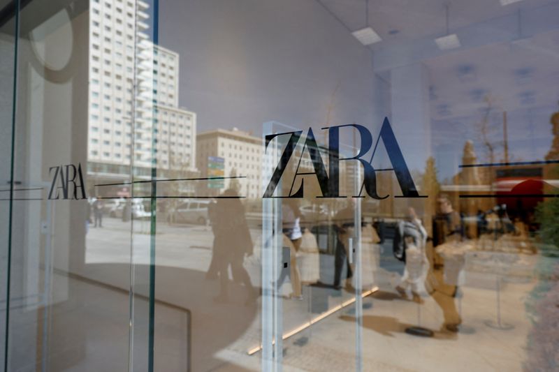 FILE PHOTO: Zara to open one of its largest shops