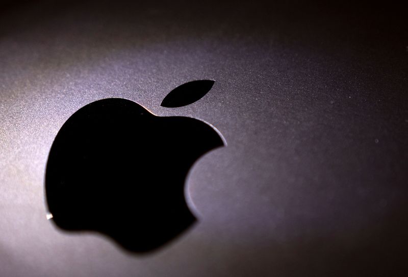 FILE PHOTO: Illustration shows Apple logo