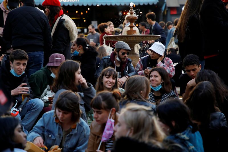 FILE PHOTO: French cafes and restaurants reopen their terraces to