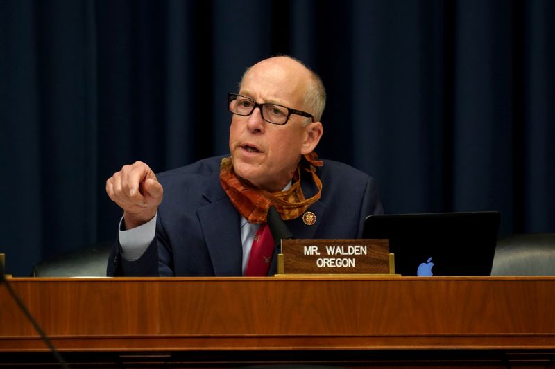 FILE PHOTO:  Rep. Greg Walden (R-OR) asks a parliamentary
