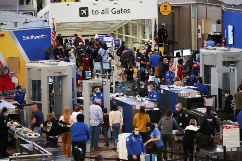 FILE PHOTO: Travelers head home for Thanksgiving