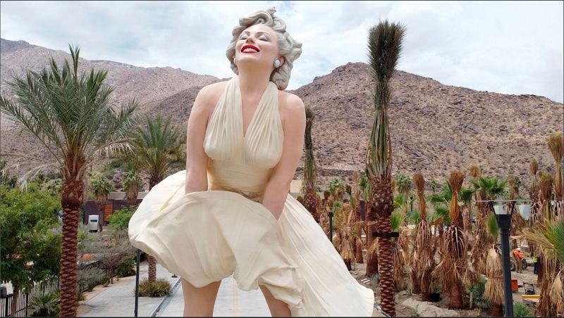 Marilyn Monroe statue returns to Palm Springs, to cheers and