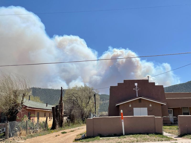 New Mexico battles “epic” wildfire