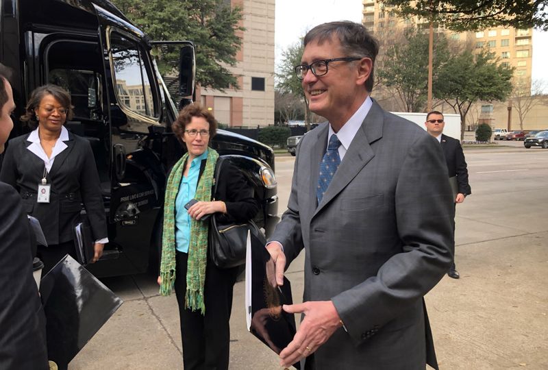 Federal Reserve Vice Chairman Clarida boards a bus to tour