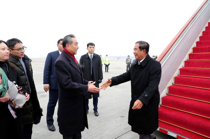 Chinese State Councilor and Foreign Minister Wang Yi welcomes Cambodian