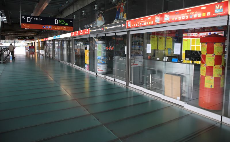 Closed travel offices at Cologne-Bonn Airport