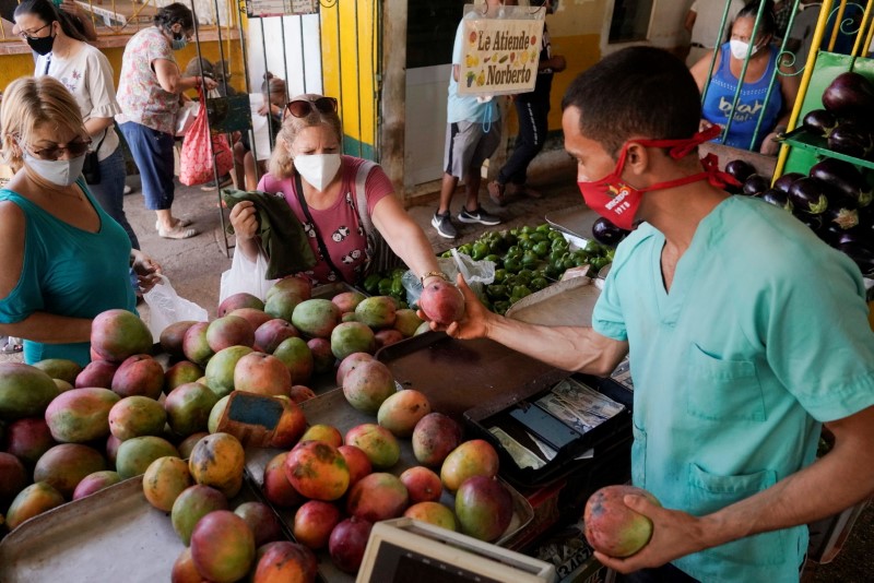 Roaring inflation compounds Cubans’ economic woes