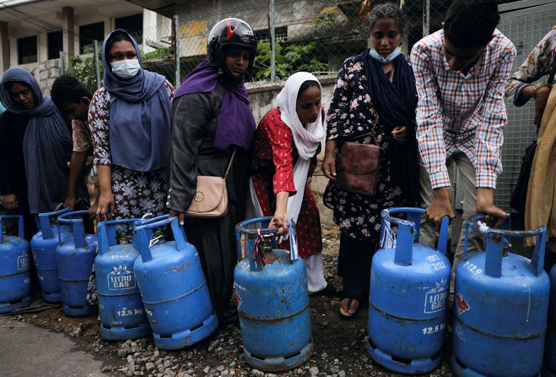 Domestic gas and kerosene oil lines continue due to a