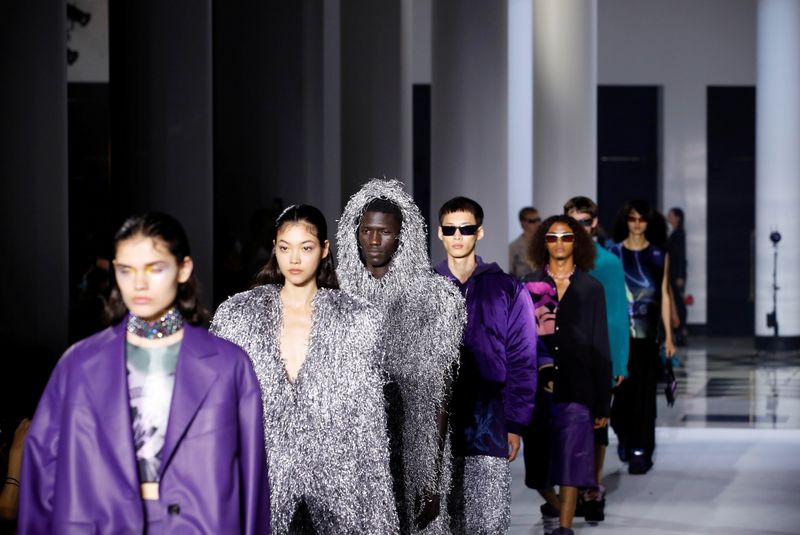 Chinese labels flock to Paris to go global in high fashion