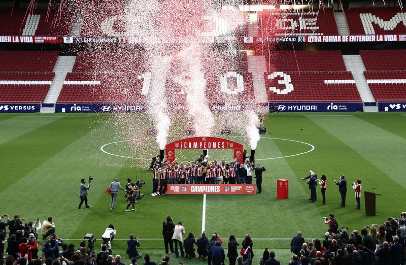La Liga Santander – Atletico Madrid receive La Liga trophy