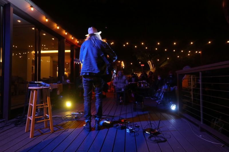 California concert promoter brings concerts to the backyard during pandemic