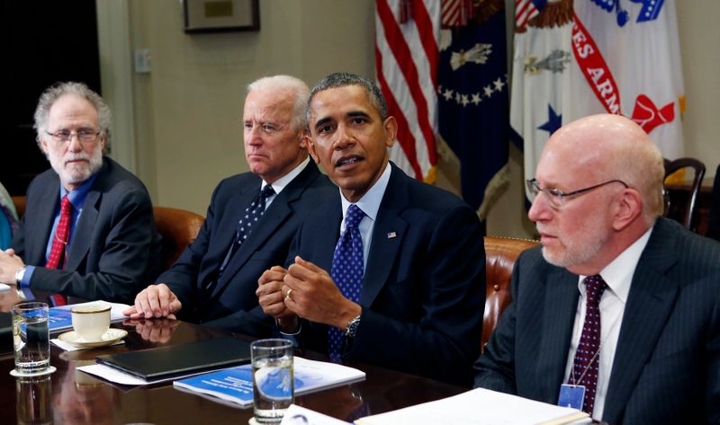 Obama meets with members of the Presidential Commission on Election
