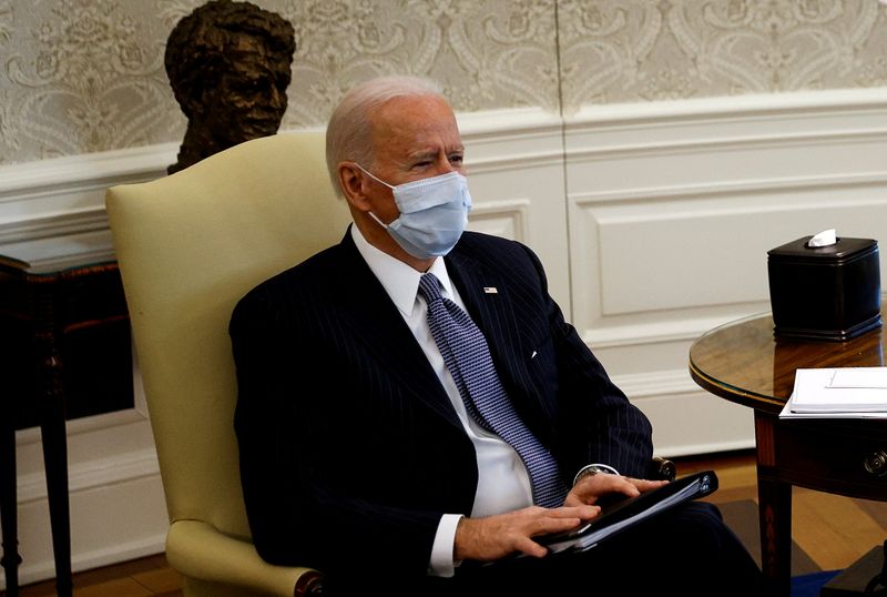FILE PHOTO: U.S. President Biden and VP Harris discuss coronavirus