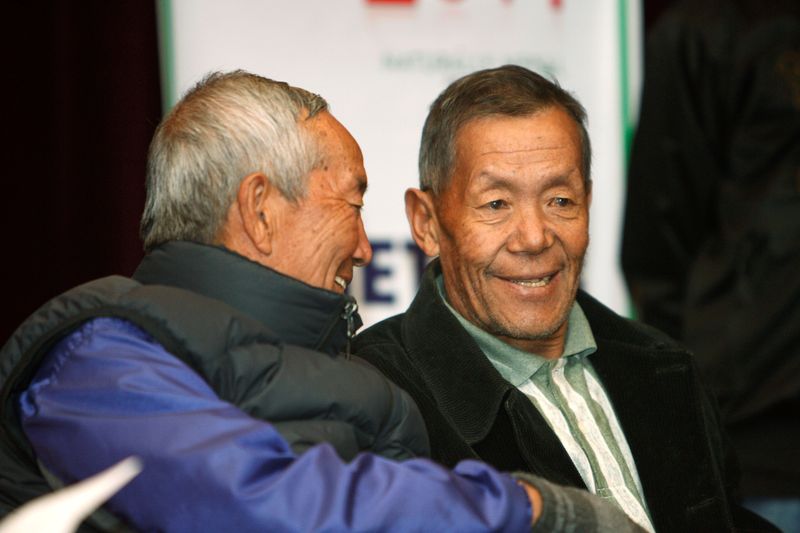FILE PHOTO: Ang Rita Sherpa talks to Min Bahadur Sherchan