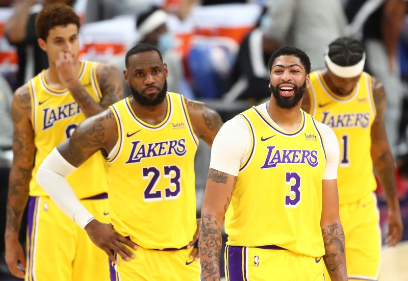 FILE PHOTO: NBA: Preseason-Los Angeles Lakers at Phoenix Suns