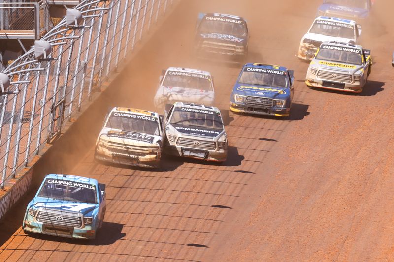 NASCAR: Pinty’s Truck Race on Dirt
