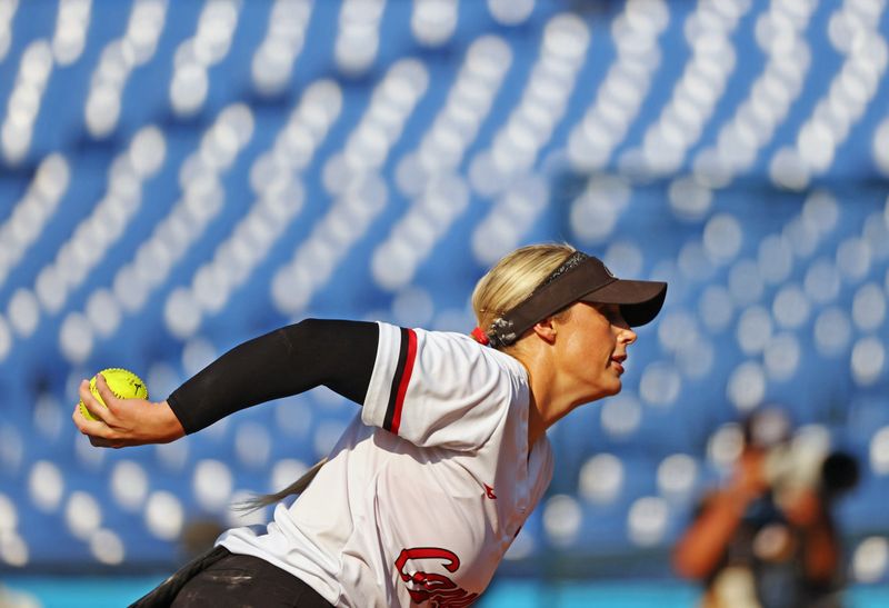 Softball – Women – Opening Round – Canada v Japan