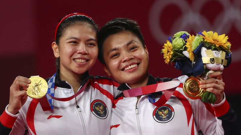 FILE PHOTO: Badminton – Women’s Doubles – Medal Ceremony