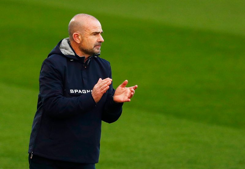 Soccer-Levante sack manager Lopez after poor start