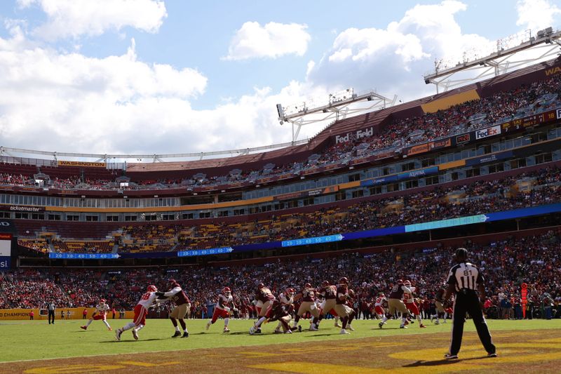 FILE PHOTO: NFL: Kansas City Chiefs at Washington Football Team