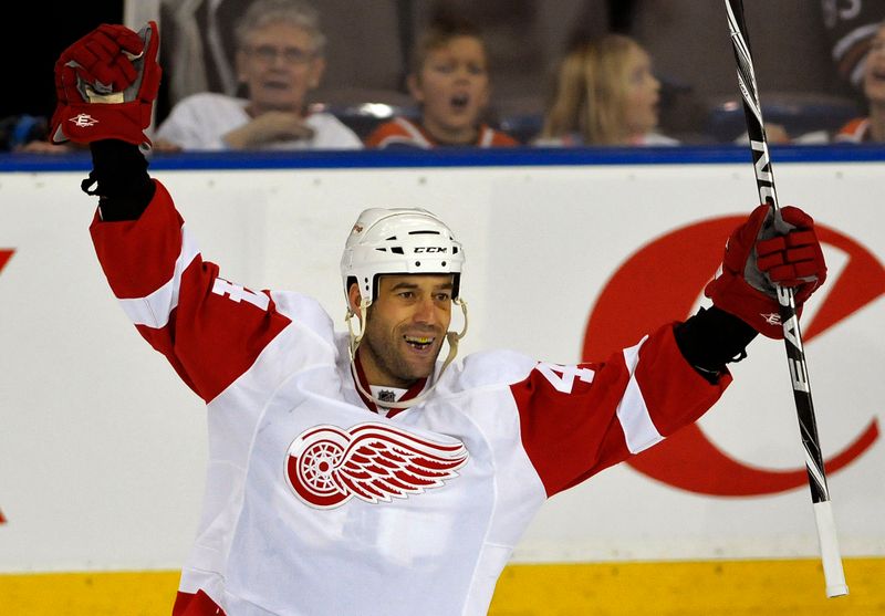 Red Wings’ Bertuzzi celebrates goal against Oilers’ during their NHL