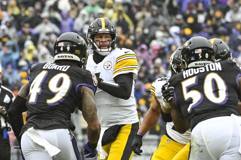 FILE PHOTO: NFL: Pittsburgh Steelers at Baltimore Ravens