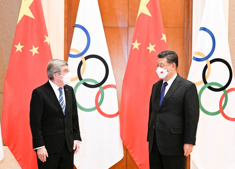 Chinese President Xi Jinping meets with IOC President Thomas Bach
