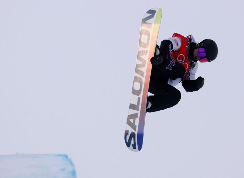 Snowboard – Women’s Halfpipe Qualification Run 1
