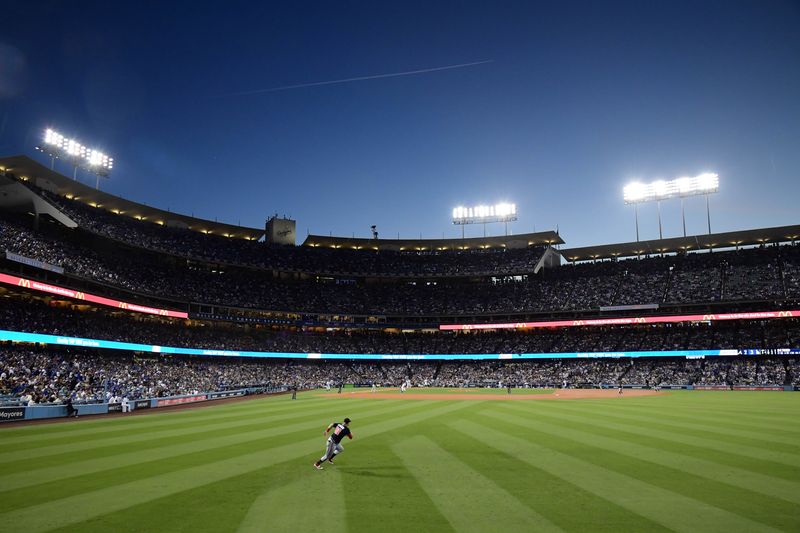 FILE PHOTO: MLB: NLCS-Atlanta Braves at Los Angeles Dodgers