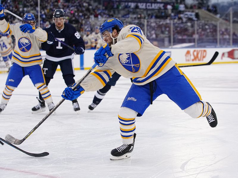 NHL roundup: Auston Matthews' 2nd straight hat trick lifts Leafs