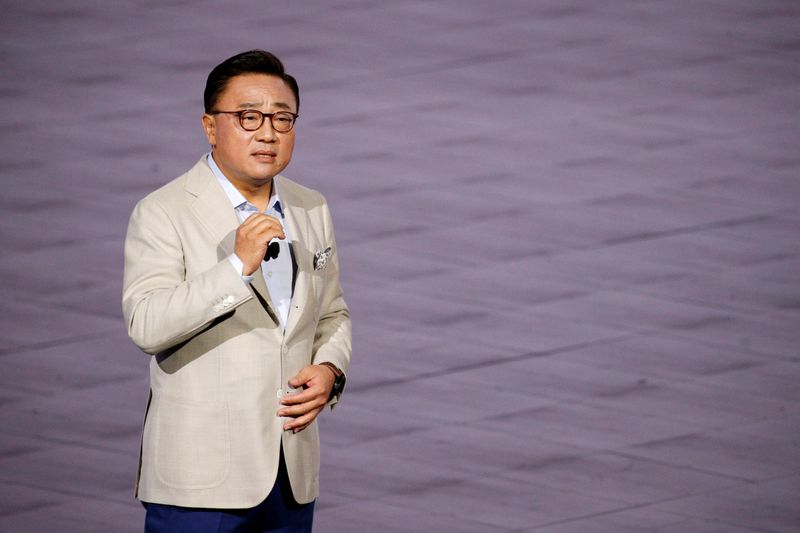 Koh Dong-jin, president of Samsung Electronics’ Mobile Communications, speaks during